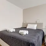 109-Cozy Studio Ternes